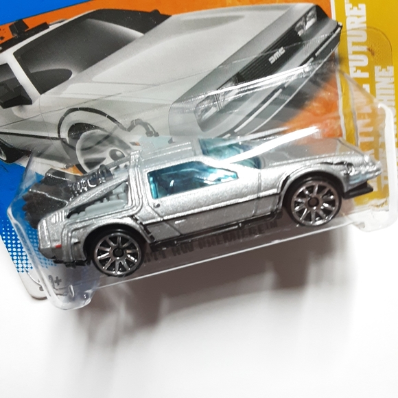 HOT WHEELS SHORT CARD  BACK TO THE FUTURE TIME MACHINE 2011 HW PREMIERE NEW - Picture 4 of 6